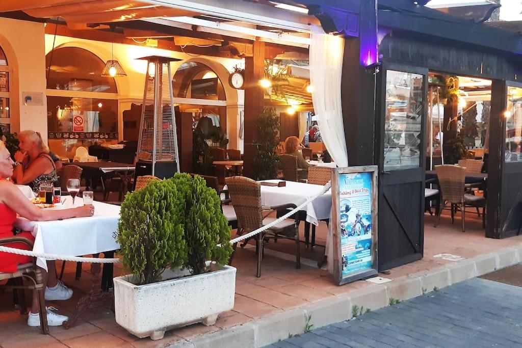 Adventure Harbour Apartment Torrevieja Bagian luar foto